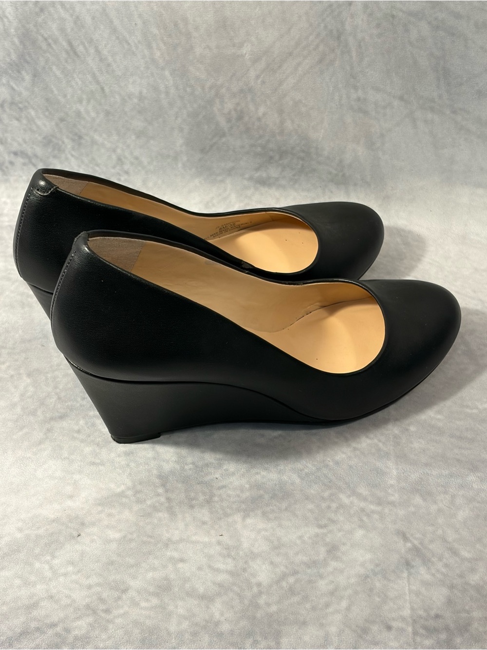 Jessica Simpson Black Wedge Pumps Heels Size 8 Classic Closed Toe - Picture 2 of 8